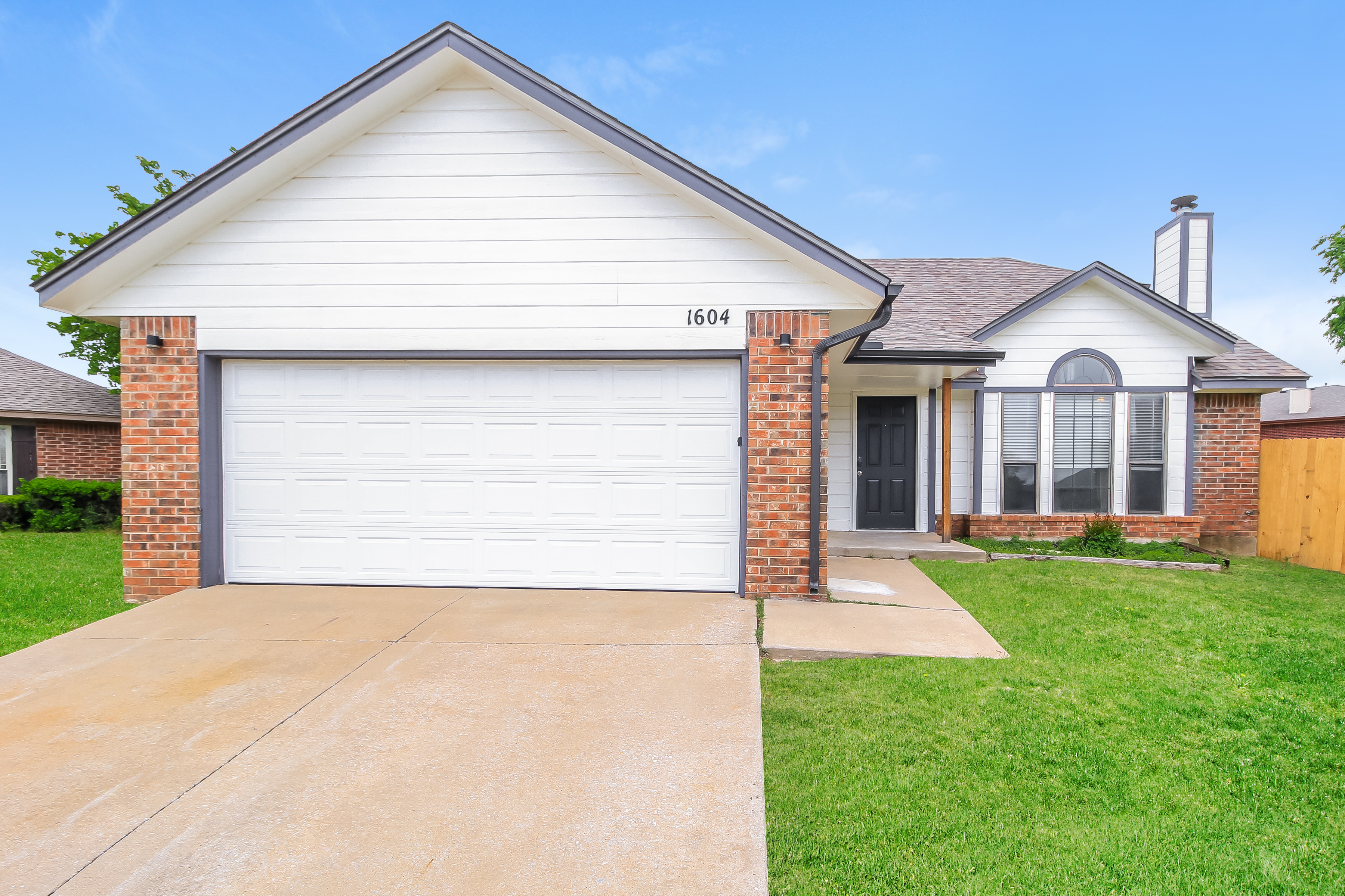 1604 PENNINGTON CIR MIDWEST CITY, OK 73130
